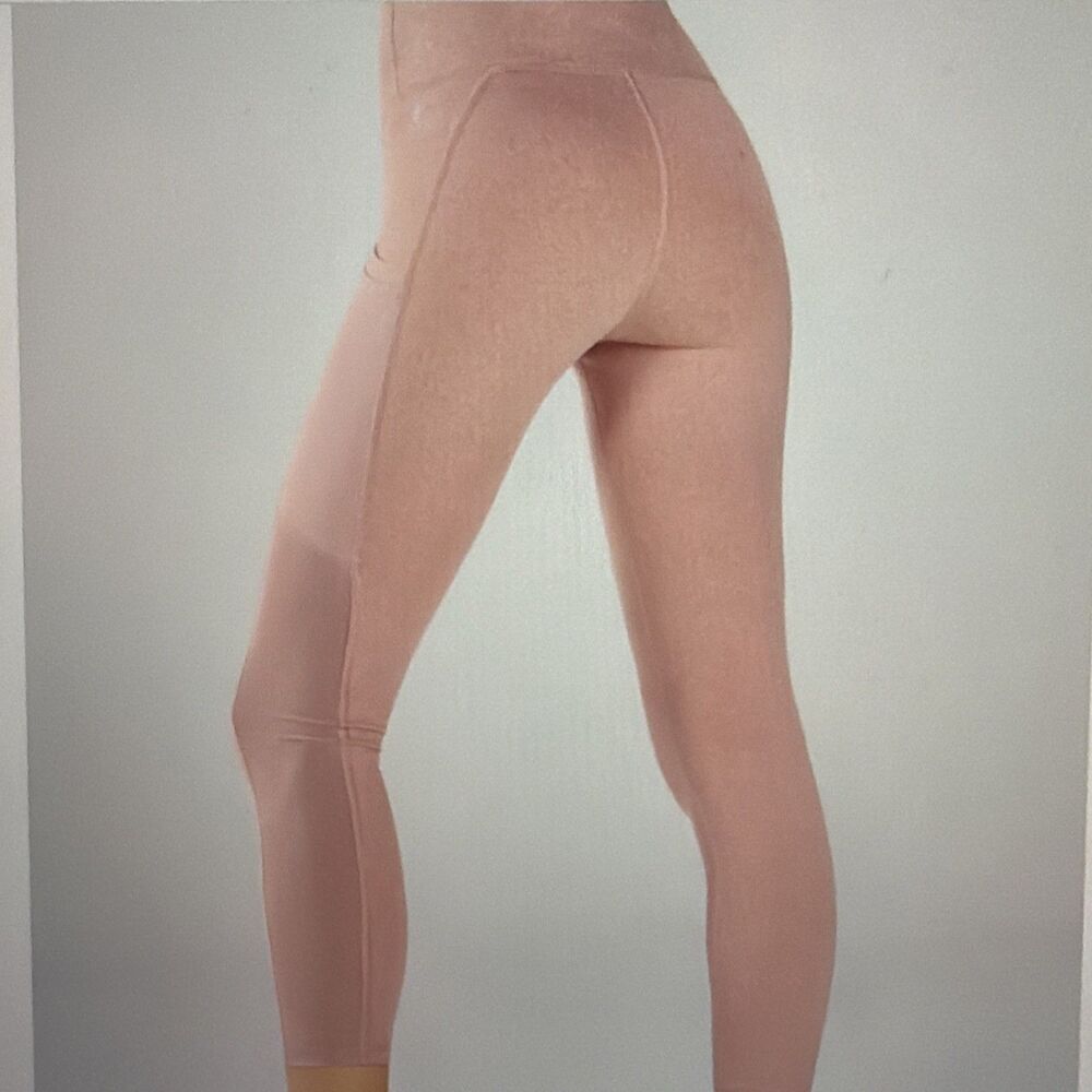 Fabletics On-The-Go PowerHold® Medium-Rise Capri | Rosebloom Heather | S - Picture 5 of 14